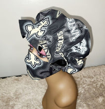 Load image into Gallery viewer, New Orleans Saints Bonnet Set