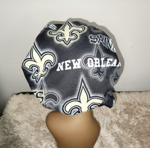 Load image into Gallery viewer, New Orleans Saints Bonnet Set